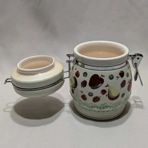Vintage LTD Commodities Ceramic Canister Cream Color &‎ Fruit Design - Picture 4 of 7